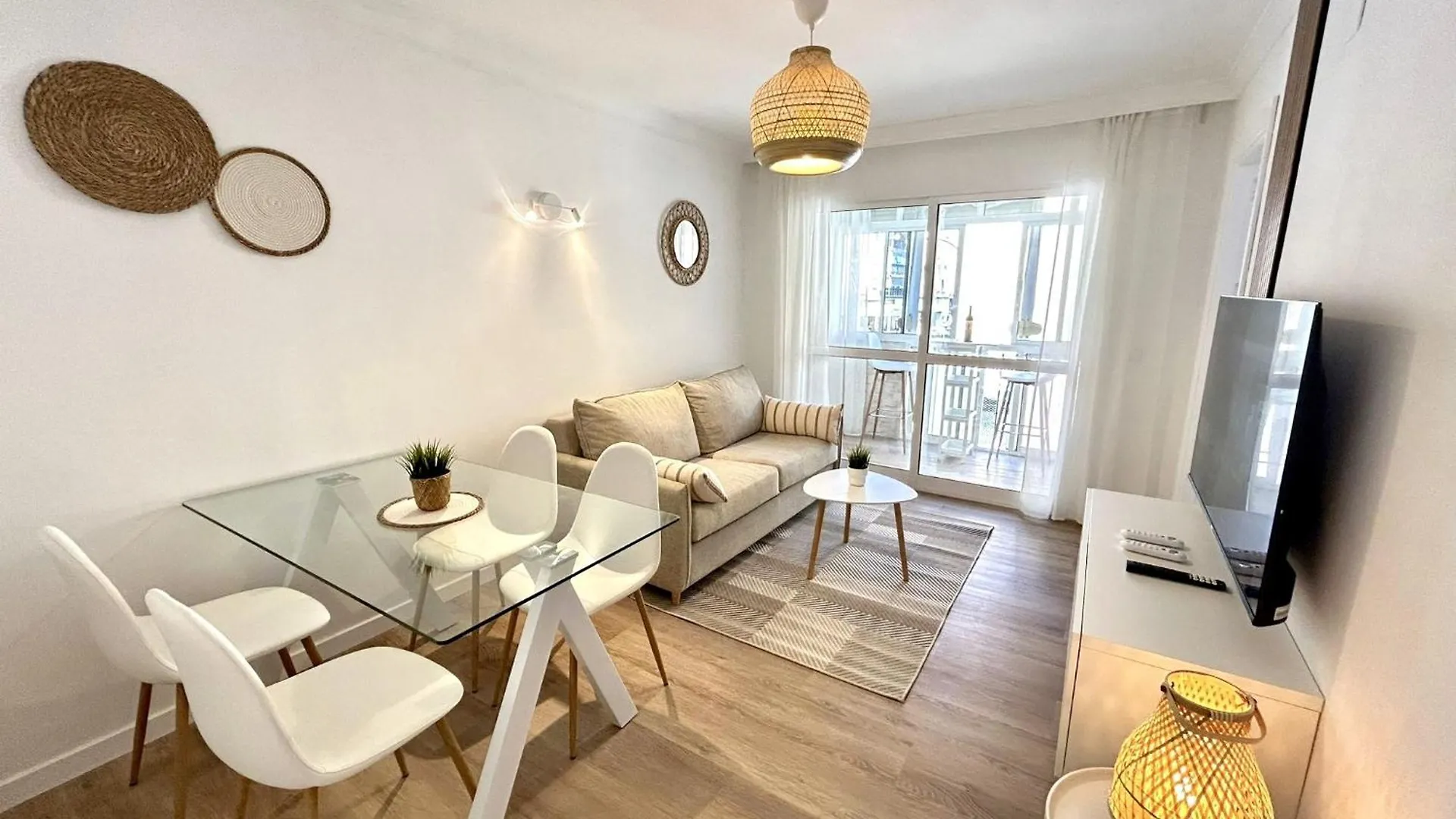 Apartment Calu Homes A 10 Minutos De Estacion De Tren Malaga